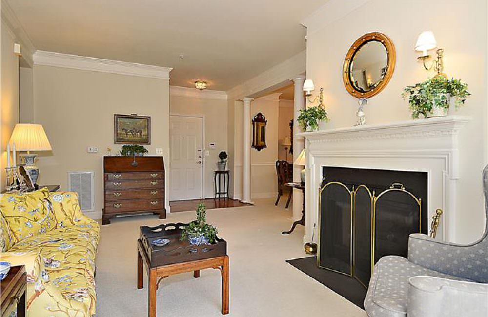 531 Lawson Way, Unit 201, Rockville, MD 20850